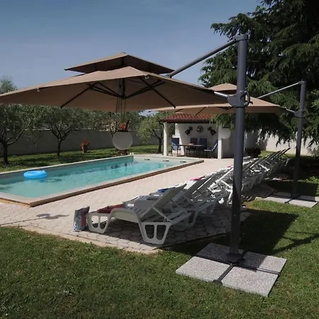 Bungalow Porec Σπίτι διακοπών Πόρετς