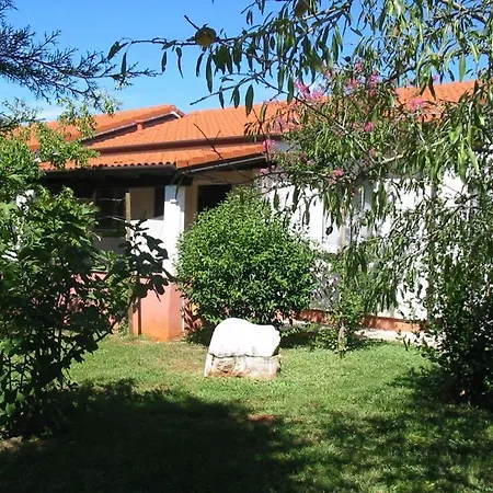 Дом отдыха Bungalow Porec Пореч