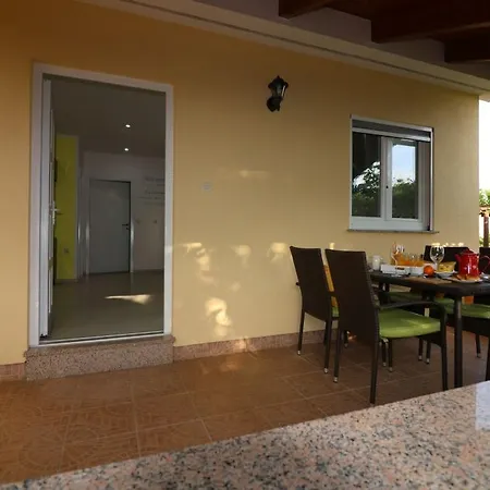 Ferienhaus Bungalow Porec (4400-7) *
