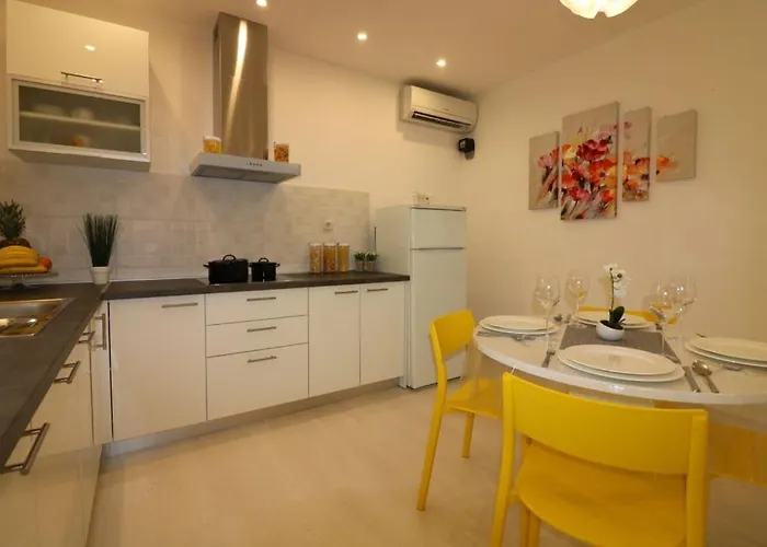 Bungalow Porec Дом отдыха *