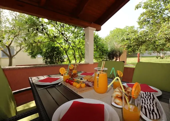 Ferienhaus Bungalow Porec (4400-7) *