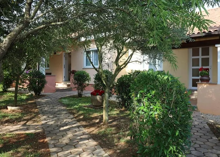 Bungalow Porec Дом отдыха Пореч