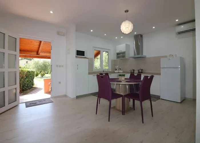 Дом отдыха Bungalow Porec *