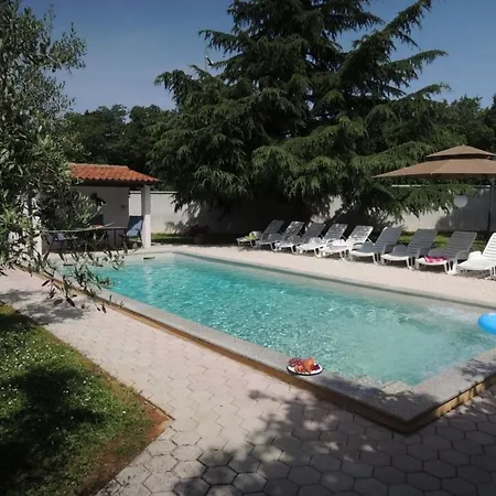 Holiday home Bungalow Porec *